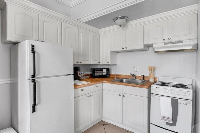 Building Photo - 311 W Ashley St