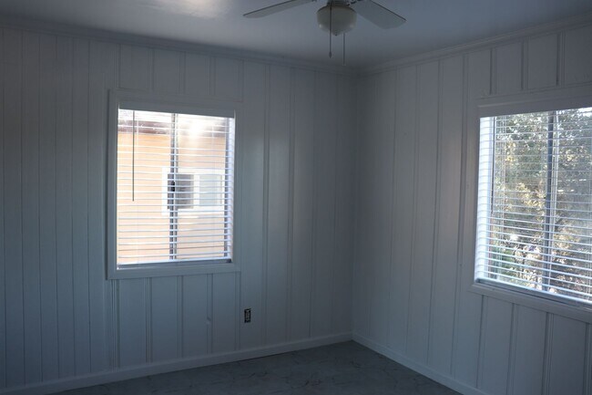 Building Photo - 2416 Cedar Dr