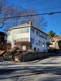 Building Photo - 138 Pacific St