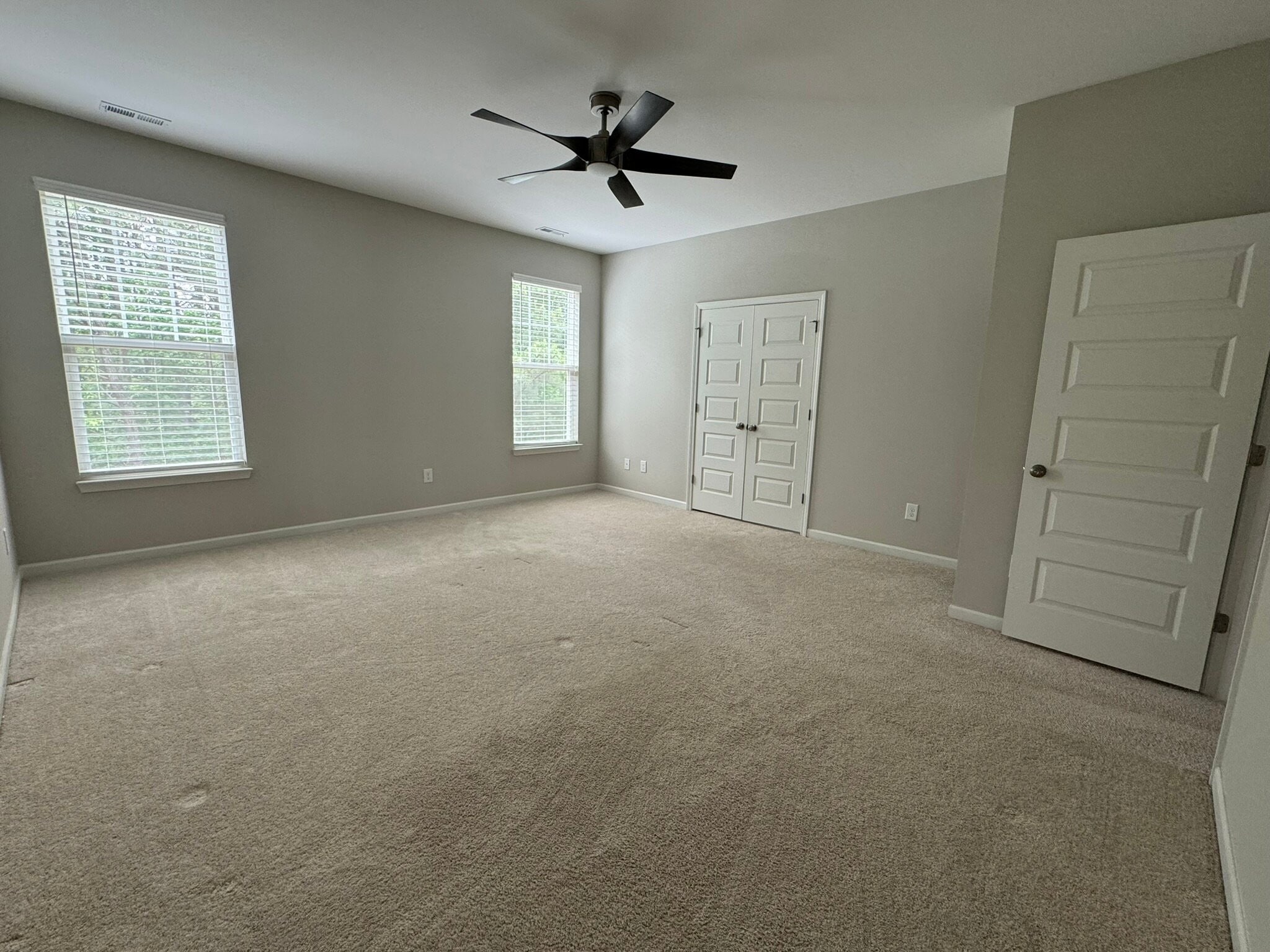 Building Photo - 1025 Lathrop Ln