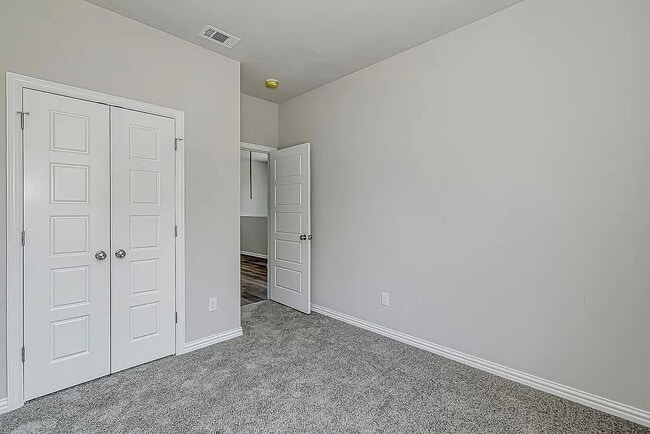 Building Photo - 301 Eastland St