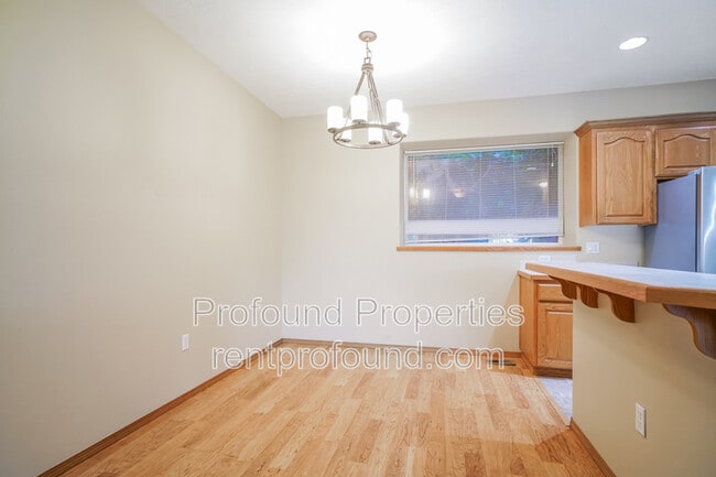 Building Photo - 2623 NE Rocky Butte Rd