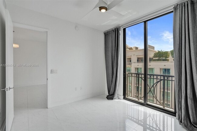 Building Photo - 301 Altara Ave