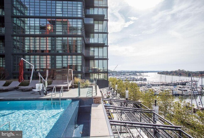 Building Photo - 45 Sutton Square SW