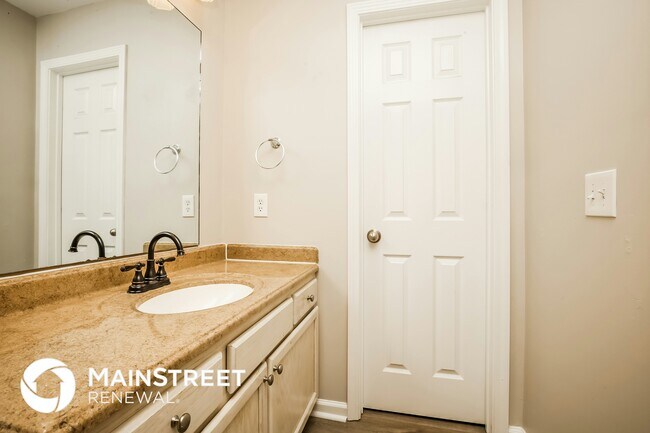 Building Photo - 836 Lavergne Ln