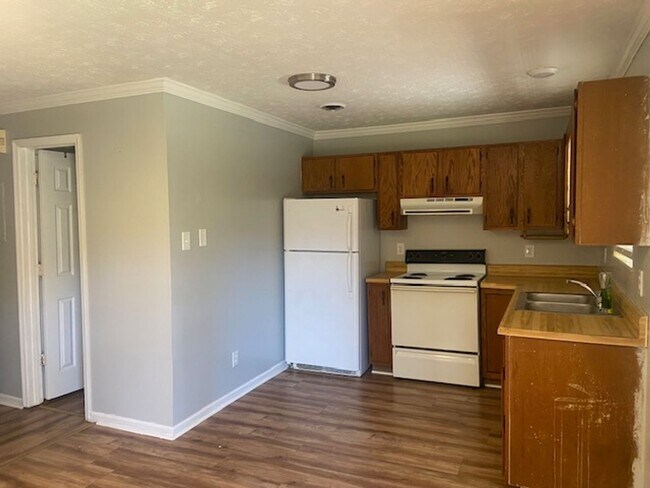 Building Photo - Strawberry Plains 37871 - 1 bedroom, 1 bat...