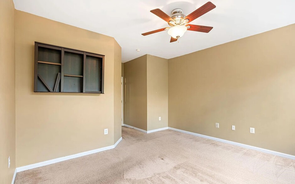 Building Photo - 1333 N 32nd St