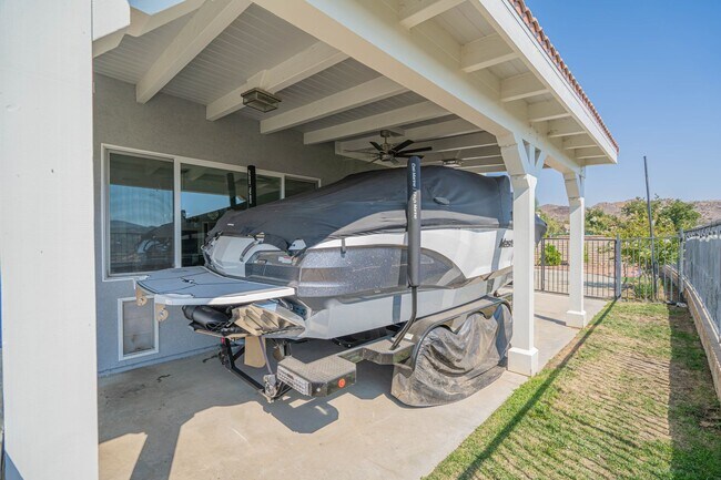Building Photo - Spectacular 5-Bedroom Home with Pool, RV P...