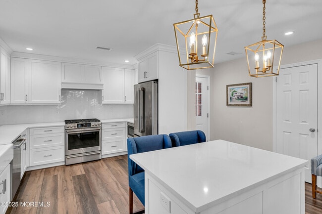 Building Photo - 68 Maple Dr