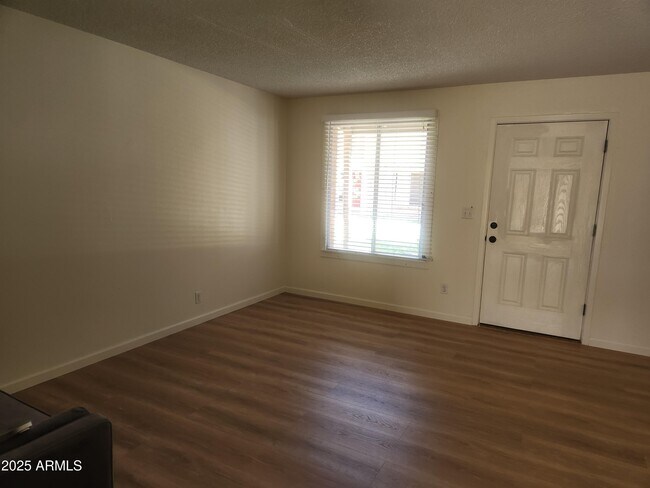 Building Photo - 3811 S Mill Ave
