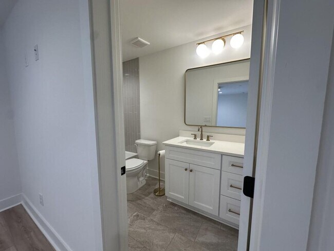 Building Photo - 4802 Moonview Ln