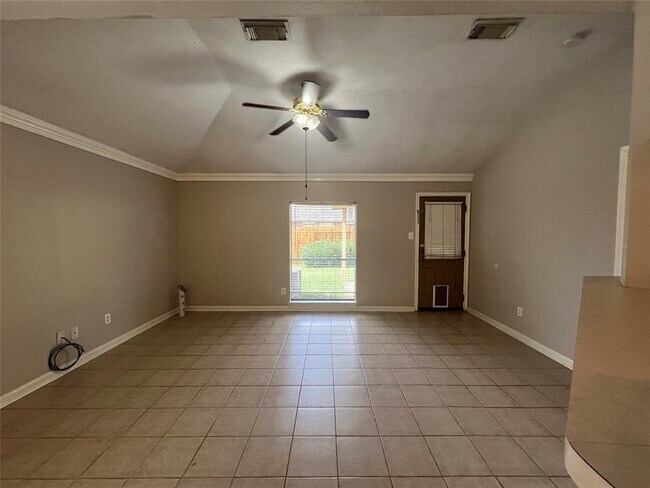 Building Photo - 7430 Village Lake Dr