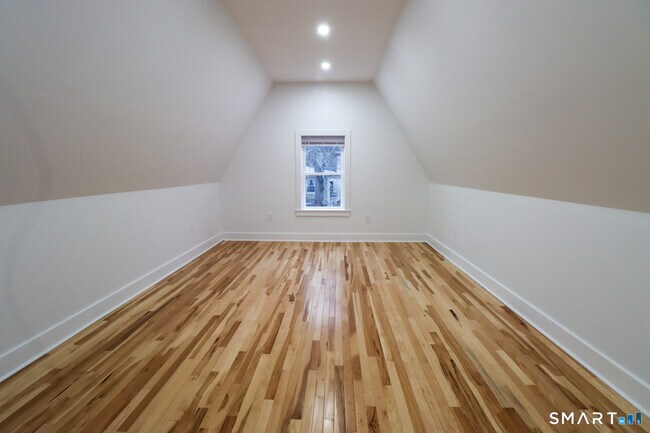 Building Photo - 55 Channing St