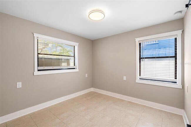 Building Photo - 231 E Madeira Ave