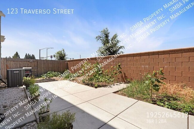 Building Photo - 123 Traverso St.