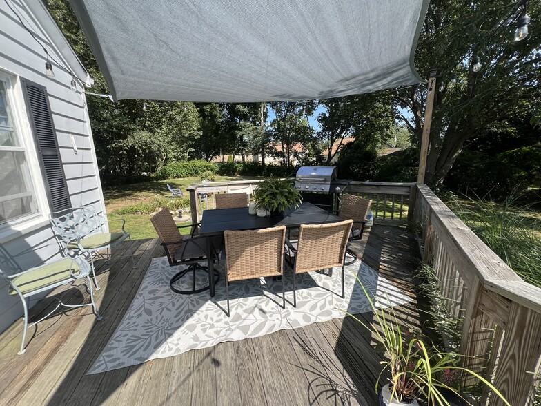 Building Photo - 42 Haskins Ave