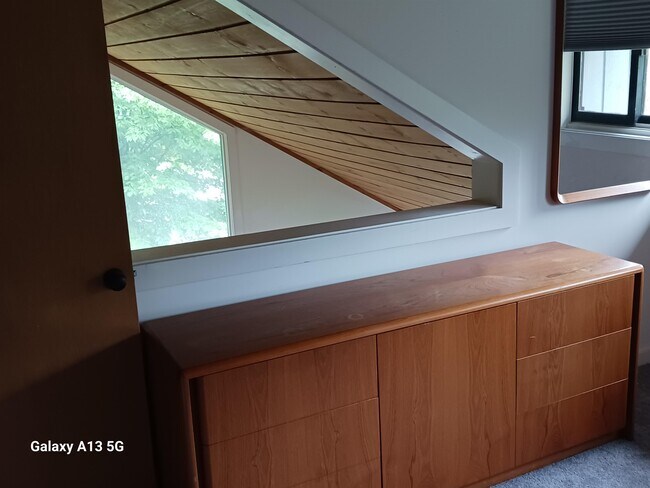 Building Photo - 114 Easterly Rd