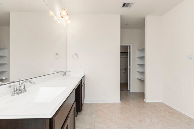 Building Photo - 23607 Legano Dr