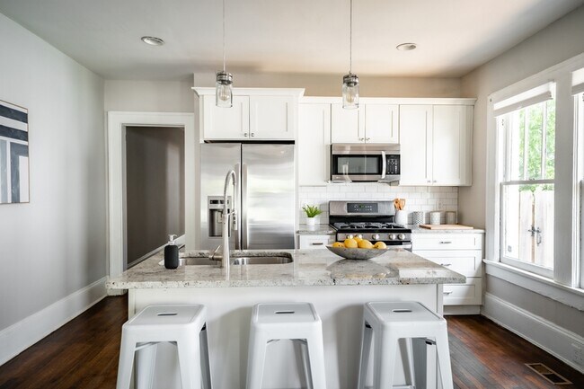 Building Photo - 23 Clifton St SE