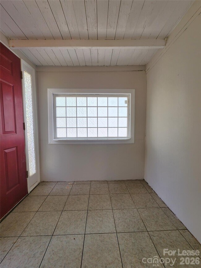 Building Photo - 1507 Ln St