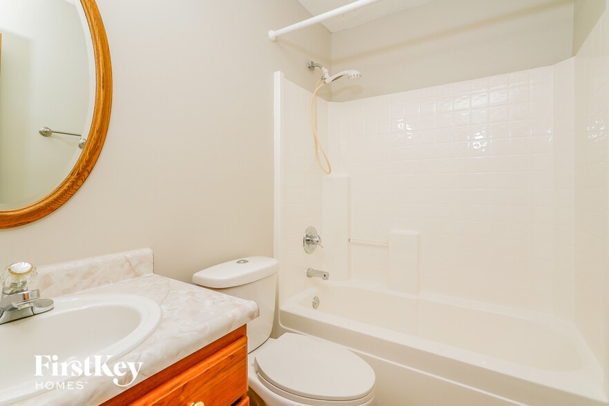 Building Photo - 4878 Oakleigh Pkwy