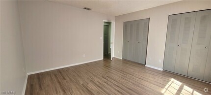 Building Photo - 1382-1381 Wildwood Lakes Blvd