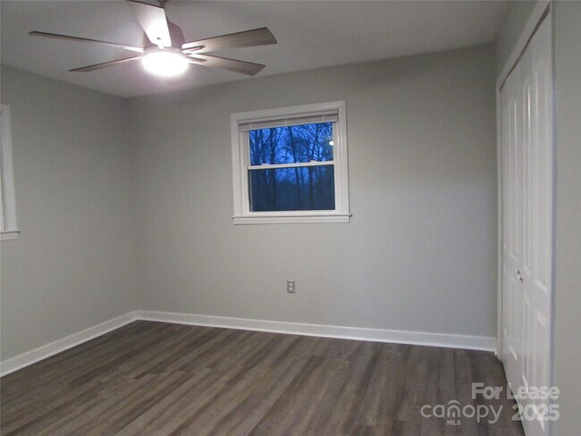 Building Photo - 131 Butterfield Cir