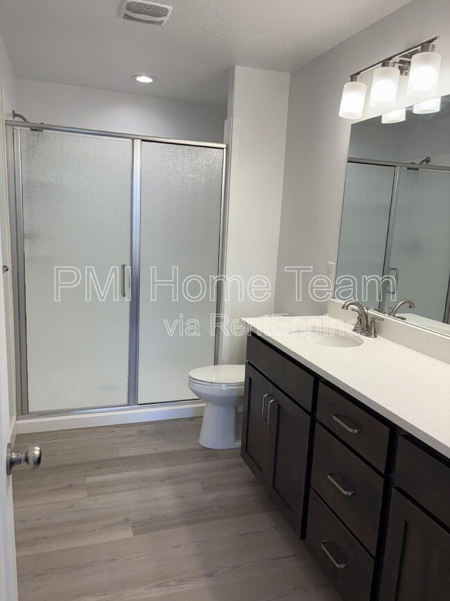 Building Photo - 618 W Cozy Ln