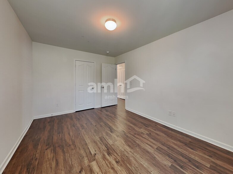 Building Photo - 145 Mount Olivet Dr