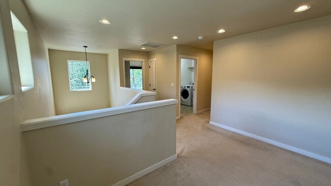 Building Photo - Beautiful 4-Bedroom Home for Lease in the ...