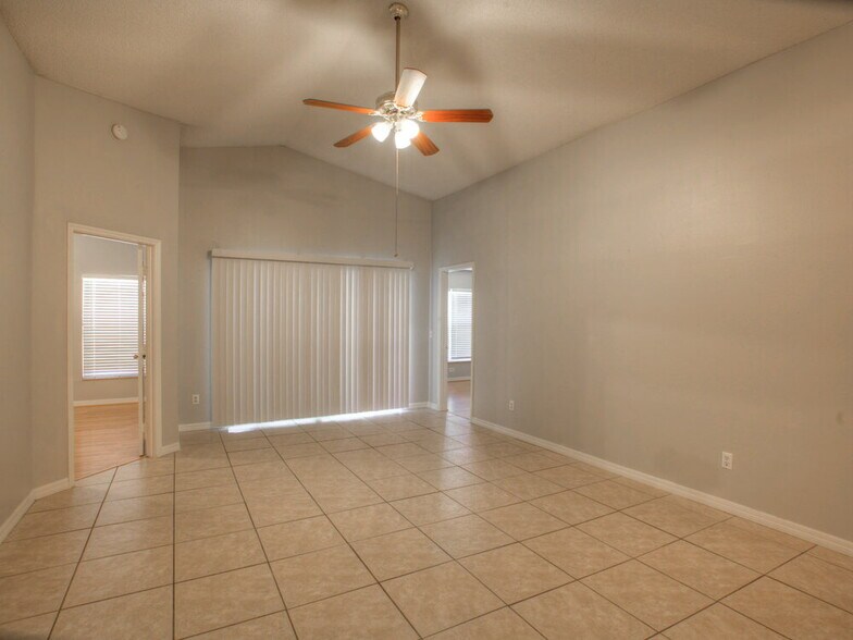 Building Photo - 1316 Whitewood Way