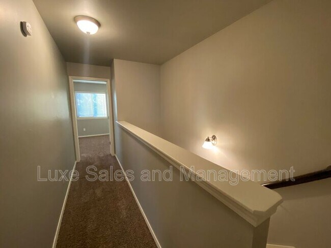Building Photo - 6933 Mayberry Ln
