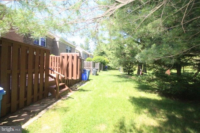 Building Photo - 9401 Lost Trail Way