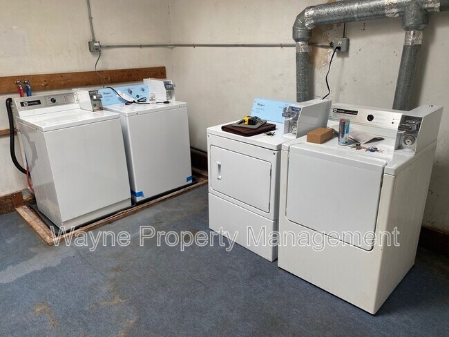 Building Photo - 546 2nd St