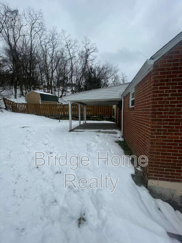 Building Photo - 149 Parkwood Rd