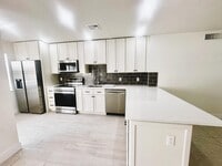 Building Photo - 19 Colonial Club Dr