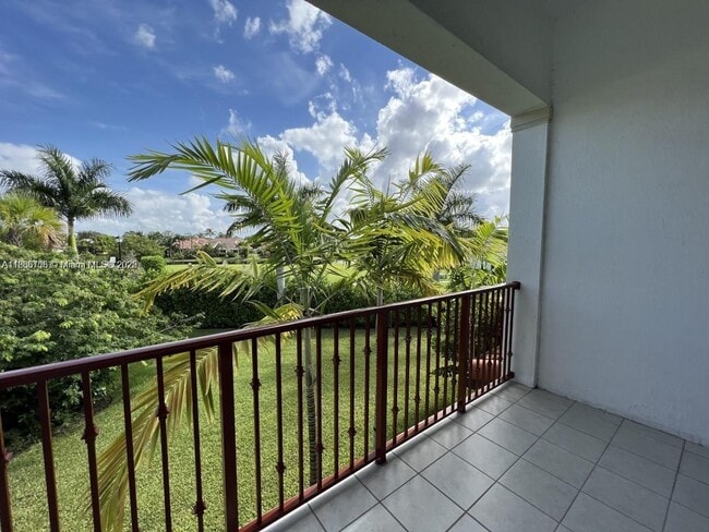 Building Photo - 11539 SW 13th Dr