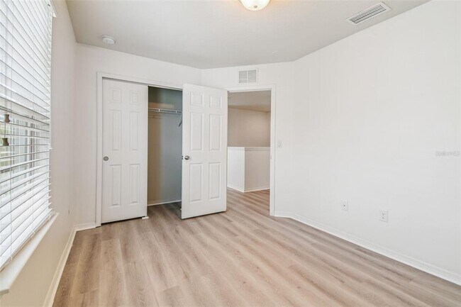 Building Photo - 4925 White Sanderling Ct