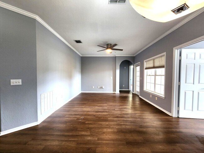 Building Photo - 3rd Floor Condo; Gated Community; Resort S...
