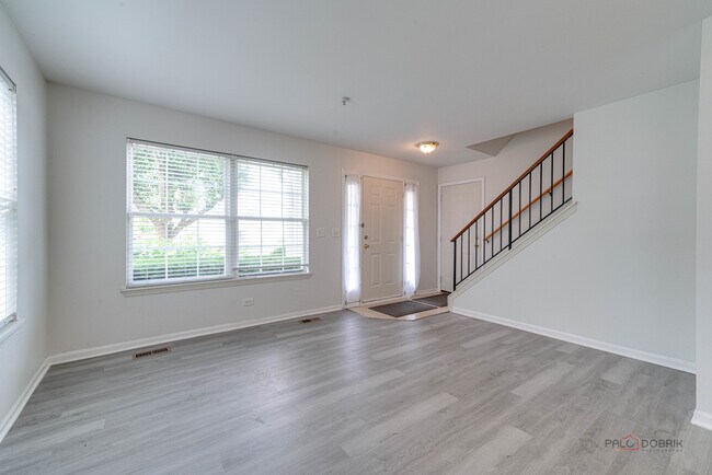 Building Photo - 1257 Orleans Dr