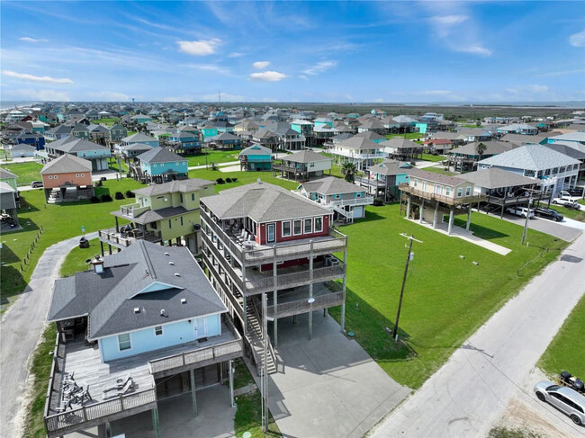 Building Photo - 907 S Cove Dr