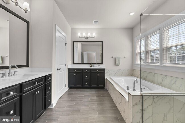 Building Photo - 8417 Bald Eagle Ct