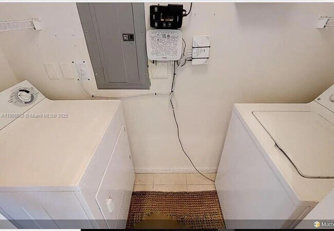 Building Photo - 4190 San Marino Blvd