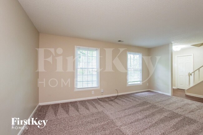 Building Photo - 7225 Rollingridge Dr