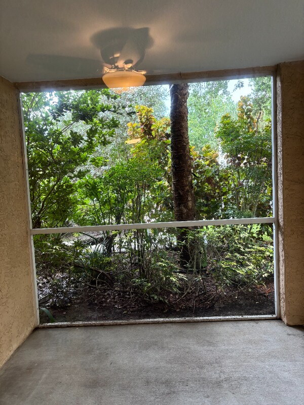 Building Photo - 827 Camargo Way