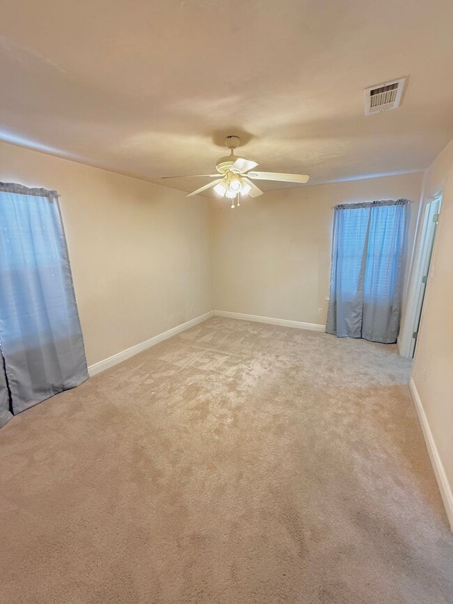 Building Photo - Charming 3BR Home in a Prime Tallahassee Location!!