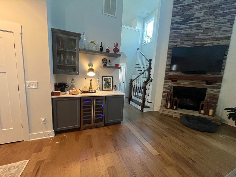 Building Photo - 40 Elmsley Rd