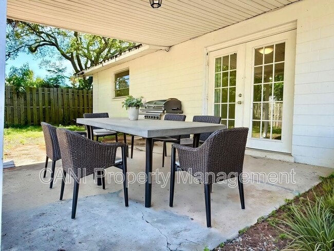 Building Photo - 1529 Culverhouse Dr