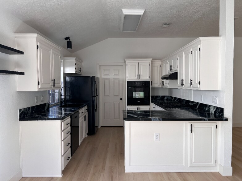 Building Photo - 4704 Sam Bratton Ave NW