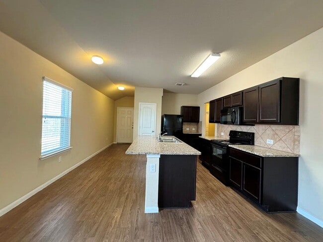 Building Photo - 3400 Ortman Dr